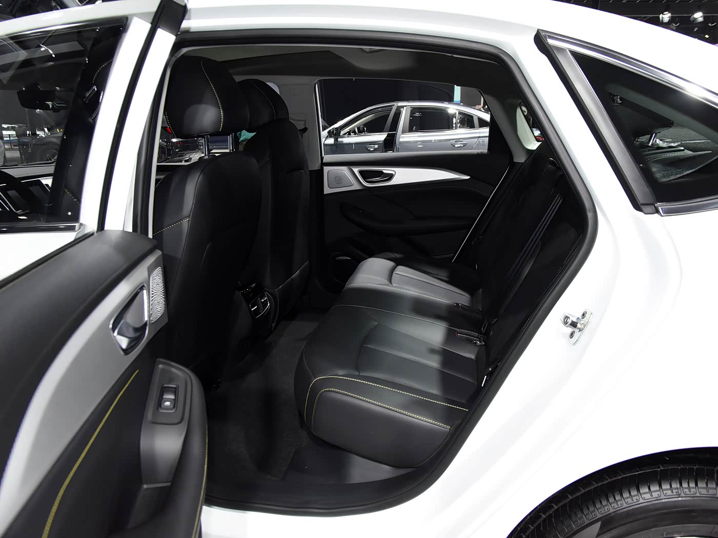 SAIC Motor Roewe i6 MAX EV