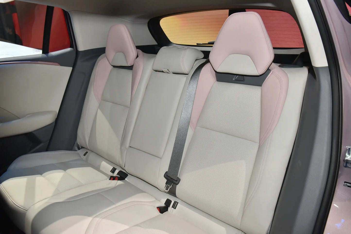 Lynk & Co Lynk & Co 06 EM-P -Гибридный PHEV