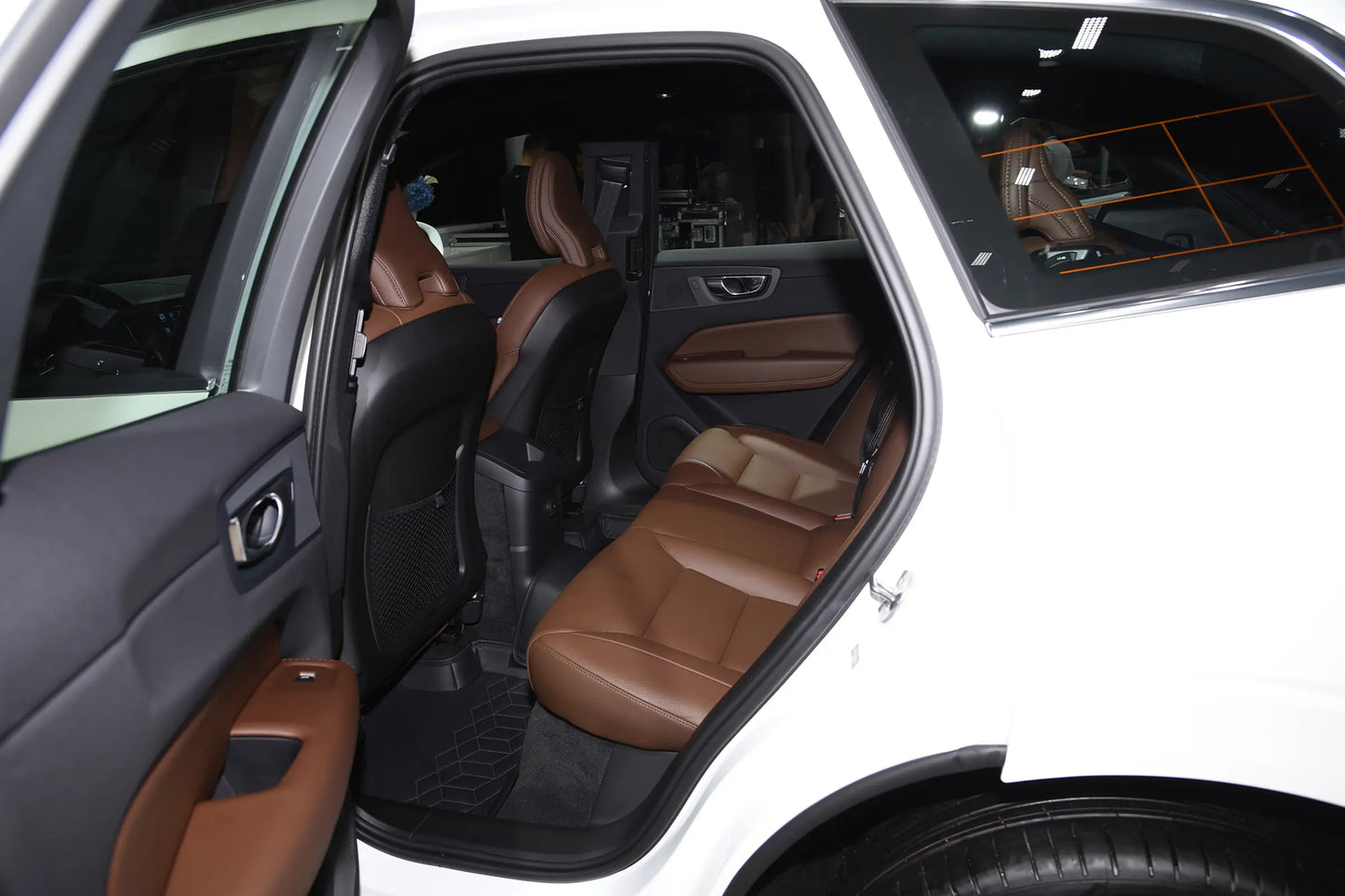 فولفو XC60 - هجينة PHEV