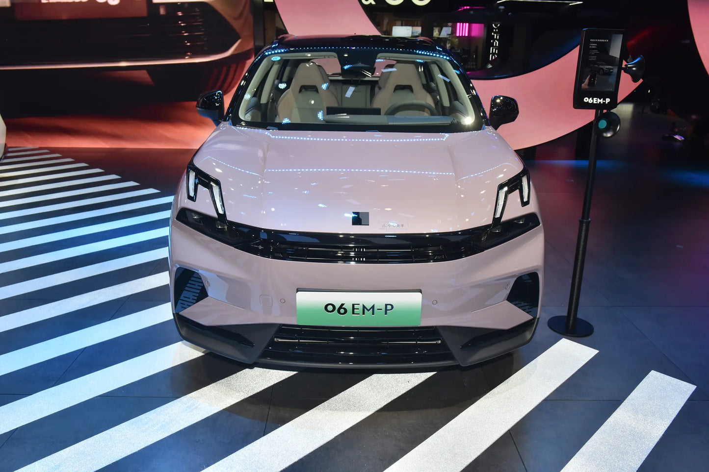 Lynk & Co Lynk & Co 06 EM-P -Гибридный PHEV