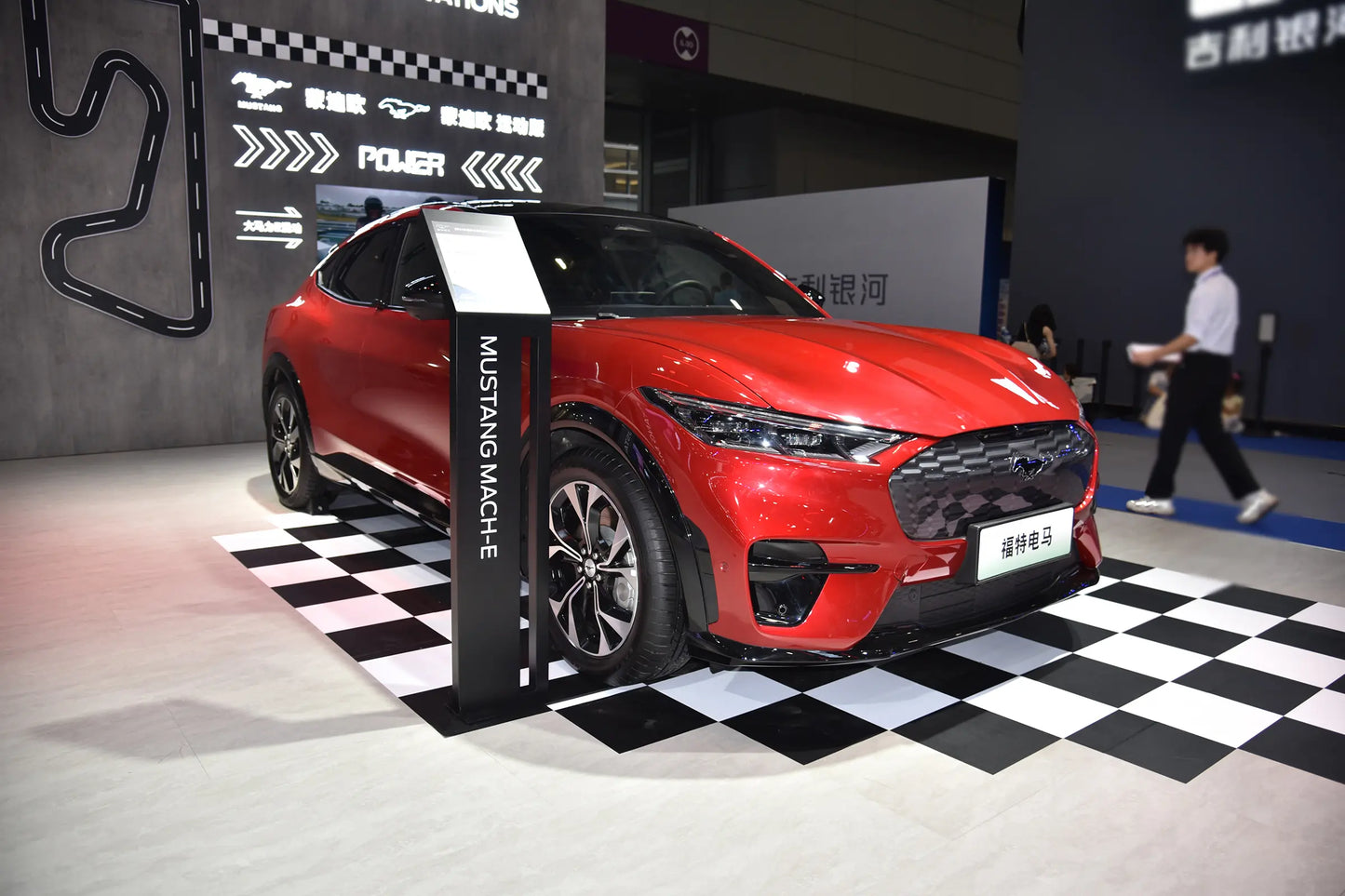 Электрический Mustang Ford