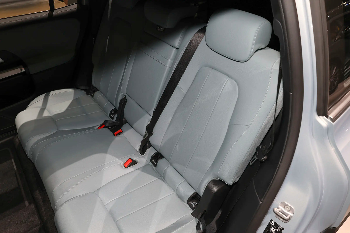 Пекинский Benz EQB