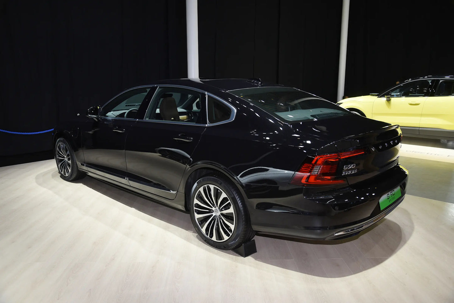 فولفو فولفو S90 - هجينة PHEV