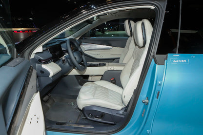 Lynk &amp; Co Lynk &amp; Co 08 EM-P -Hybrid PHEV