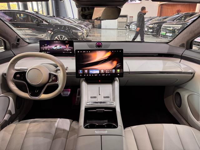 Certificated Pre-Owned Zhijie S7 2025 Ultra AWD Long Range Version