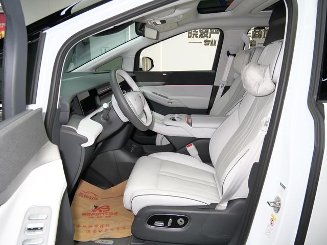 Certificated Pre-Owned XPENG X9 2025 All-Electric 650 Long-Range Maxu21717519