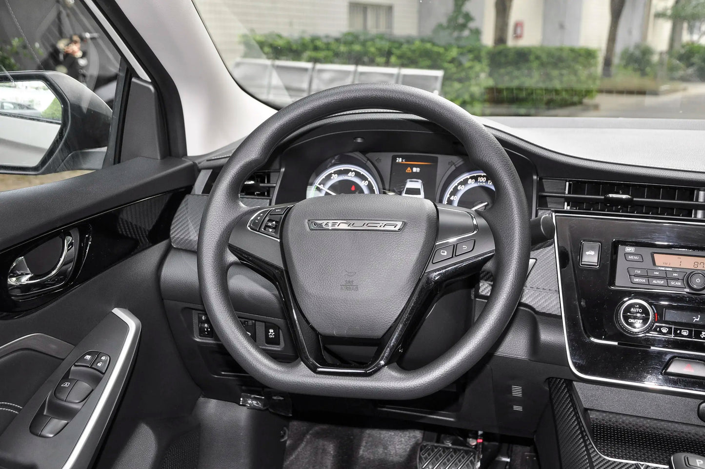 دونغفنغ نيسان فينوسيا D60 EV