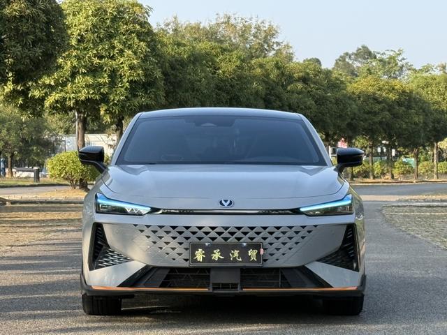 Certificated Pre-Owned Changan UNI-V 2025 1.5T 500Bar Premium Sport Edition - u22200865