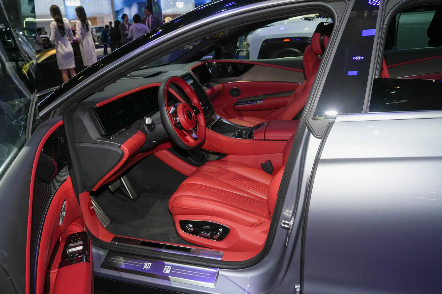 يانغوانغ ينظر إلى U7 -Hybrid PHEV