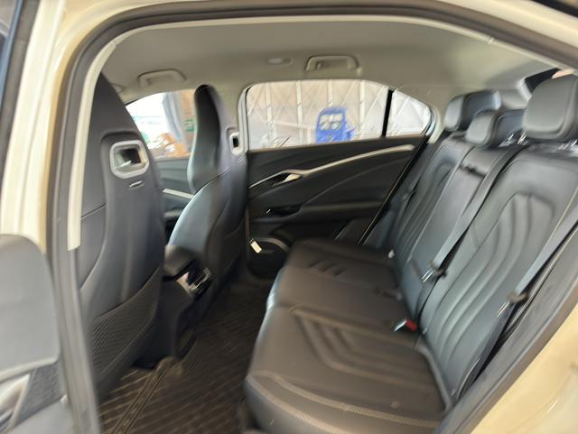 Certificated Pre-Owned Hozon Auto Nezha U 2022 ZHI 400 Ternary Lithium