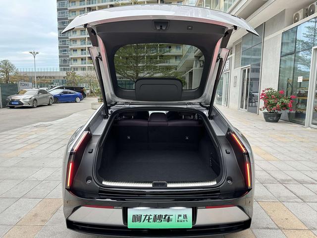 Certificated Pre-Owned XPENG P7 2025 702 Long-range Ultra-u22160083