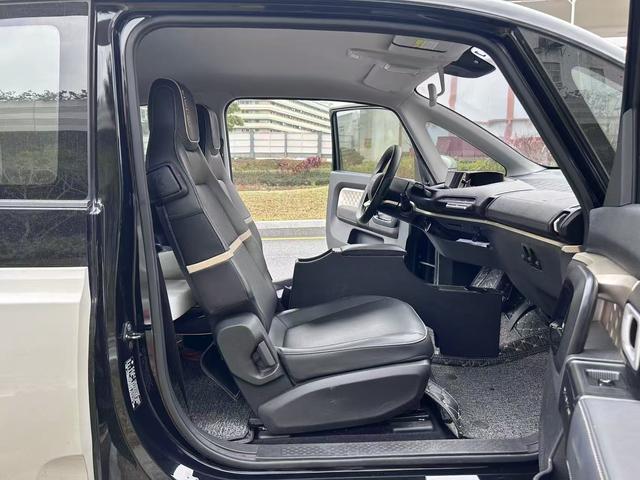 Certificated Pre-Owned Baojun KiWi EV 2021 Artist Lithium Iron Phosphate