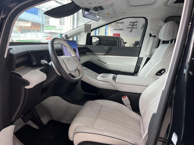 Certificated Pre-Owned XPENG X9 2024 702 Ultra-Long Range Max-u22299094