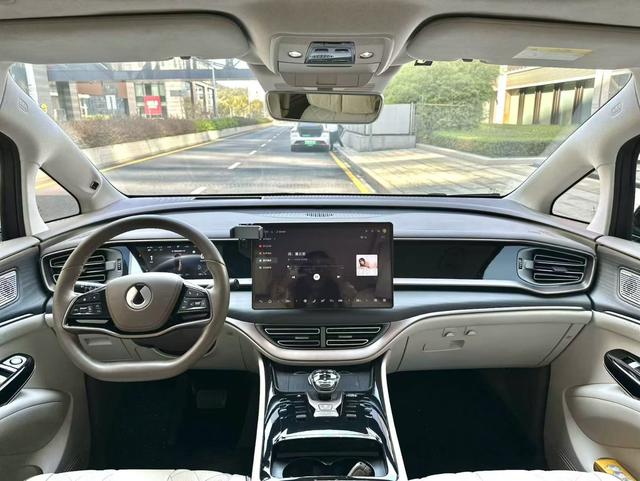 Certificated Pre-Owned Denza D9 DM 2022 Edition 970 4WD Flagship Model -u22445736