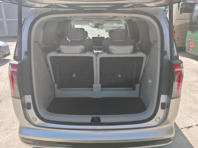 Pre-Owned Volvo EM90 2025 Model Ultra 6-Seater