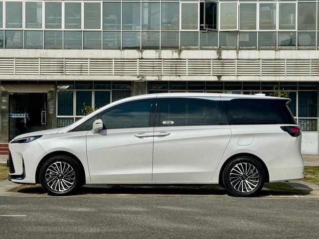 Certificated Pre-Owned SAIC-GM Buick GL8 PHEV 2025 Lushang 1.5T Premium Edition -u21858524