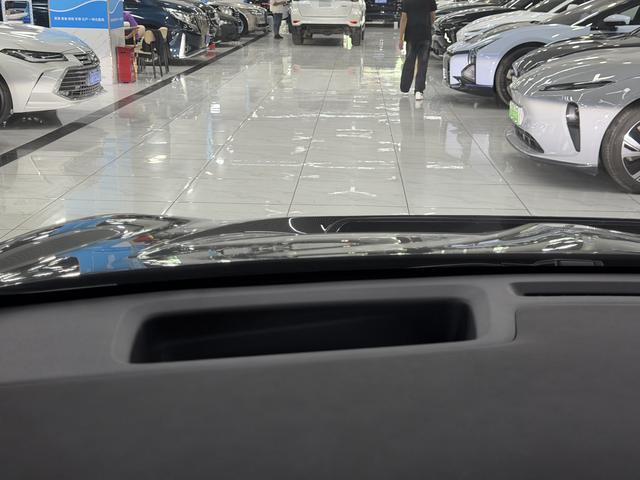 Pre-Owned VOYAH Zhiyin 2024 4WD Global Version