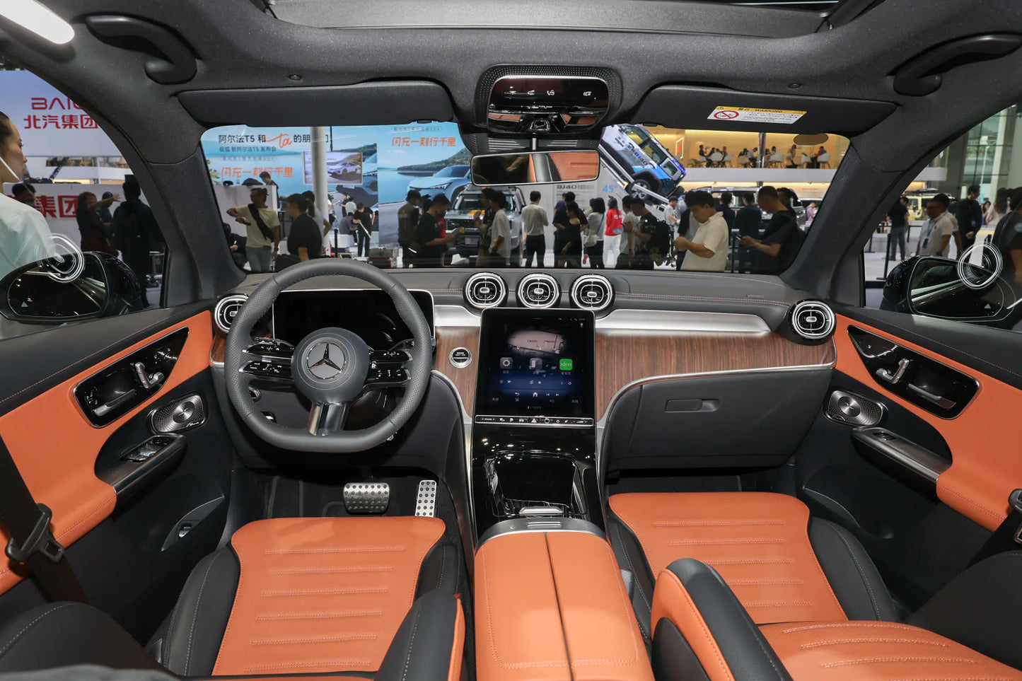 سيارة مرسيدس بنز GLC الهجينة PHEV من بكين