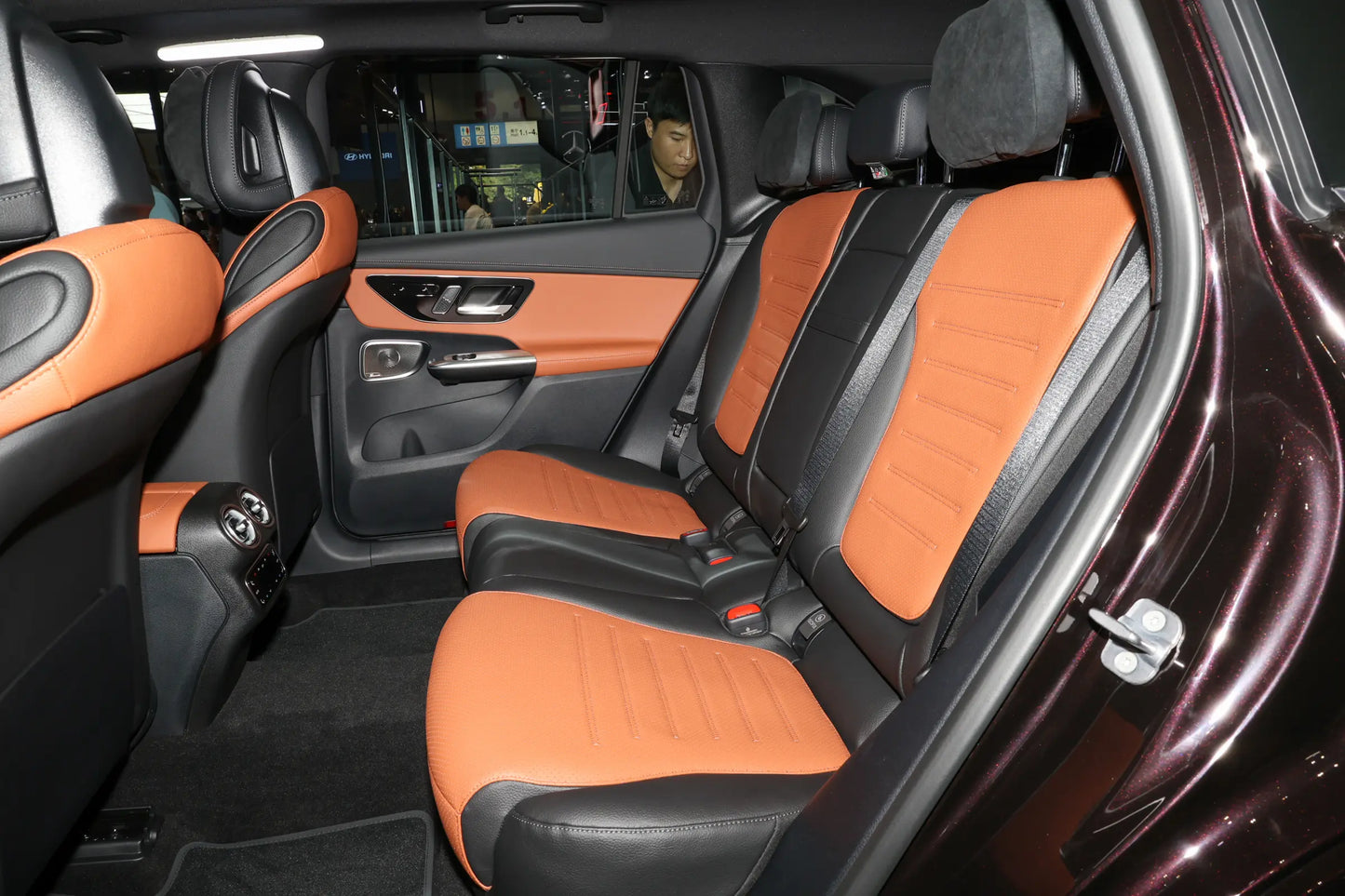 سيارة مرسيدس بنز GLC الهجينة PHEV من بكين