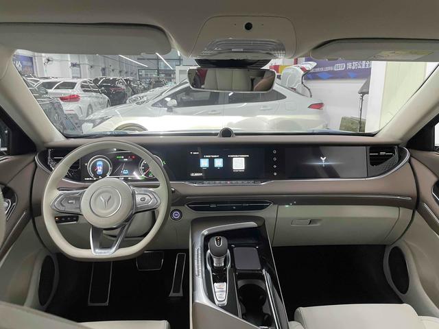 Pre-Owned Voyah FREE 2021 4WD Standard Extended-Range Exclusive Luxury Package