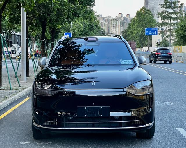 Certificated Pre-Owned Wenjie M9 2024 Extended Range Ultra Six-Seater Version -u22047633