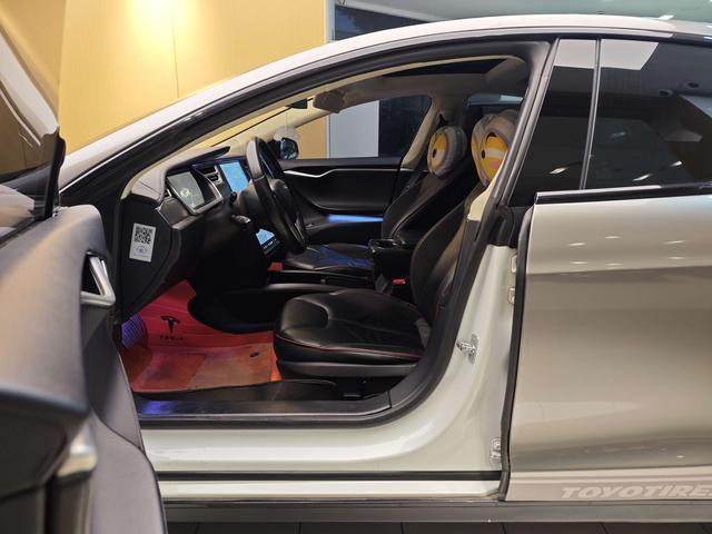 Tesla Model S 2014 Version P85