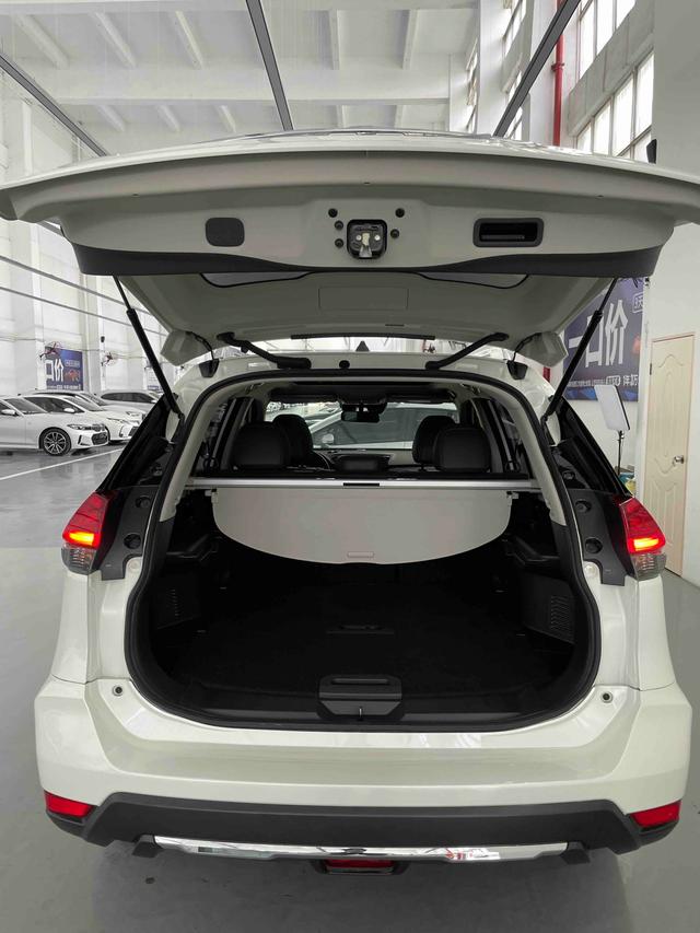 Certificated Pre-Owned Dongfeng Nissan X-Trail 2022 2.0L Two-Wheel Drive Intelligent Connected Premium Edition - u22050535