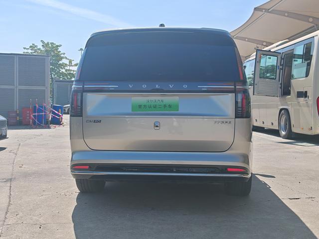 Pre-Owned Volvo EM90 2025 Model Ultra 6-Seater