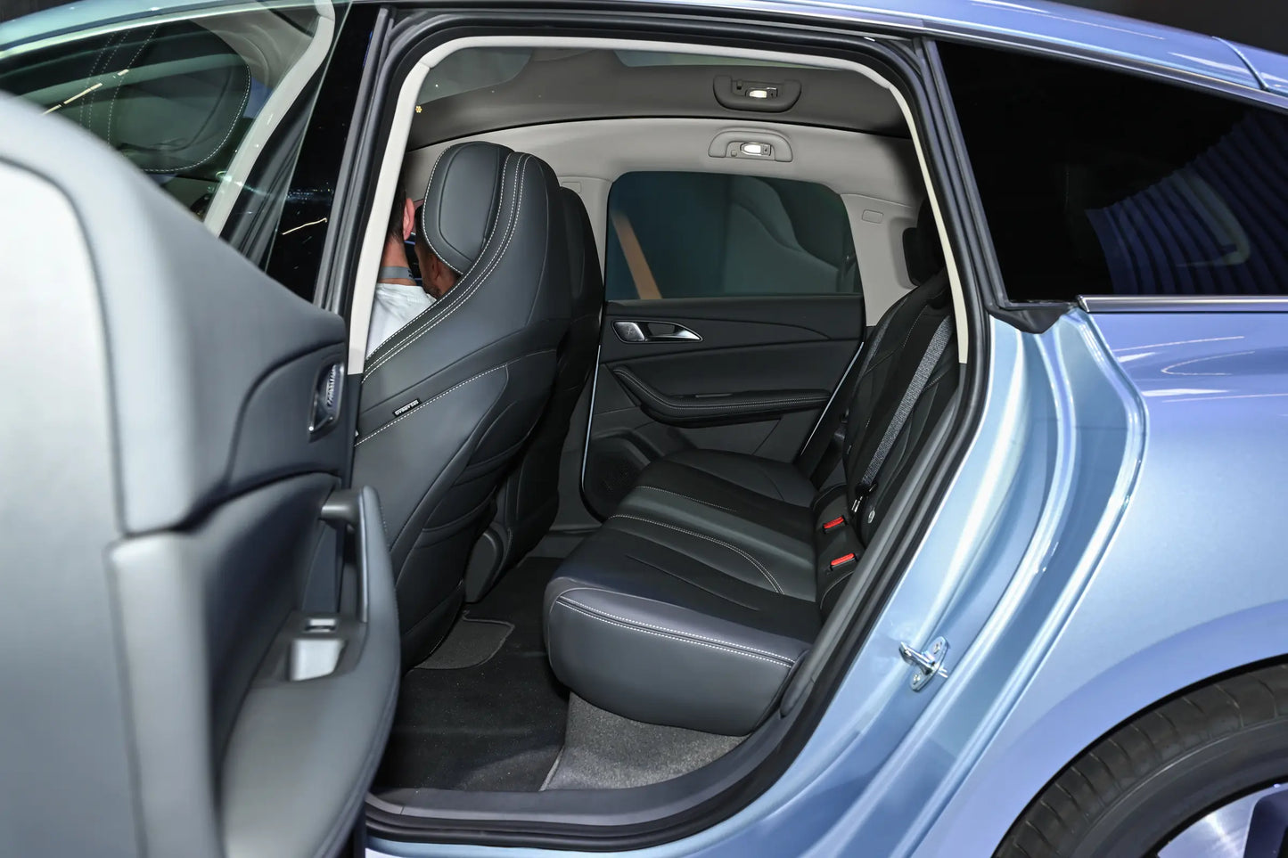 دونغفنغ فورثينغ شينغهاي S7-Hybrid REEV