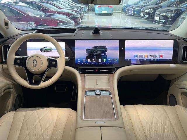 Certificated Pre-Owned Wenjie M9 2024 Extended Range Max Six-Seater Edition -u21763066