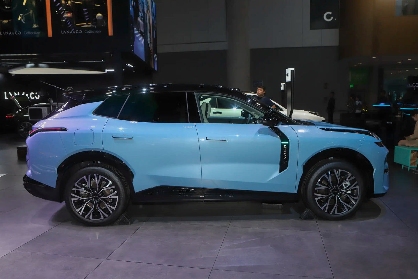 Lynk &amp; Co Lynk &amp; Co 08 EM-P -Hybrid PHEV