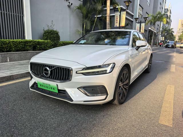 Certificated Pre-Owned Volvo S60 PHEV 2022 T8 E-Drive Hybrid AWD Inscription Luxury Edition -u22001729