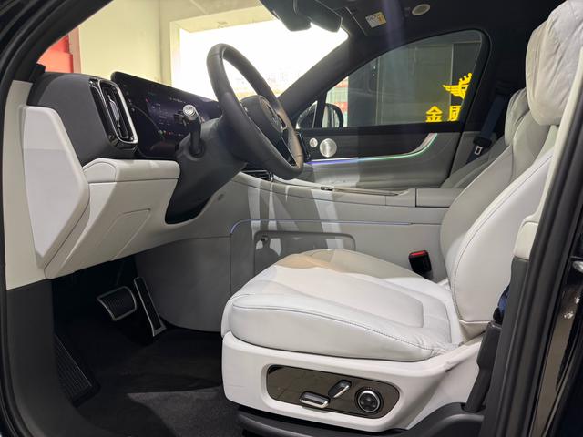 Certificated Pre-Owned Wenjie M9 2024 Extended-Range Max Six-Seater Edition -u22522174