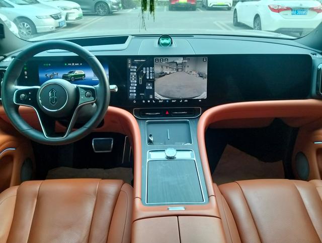 Certificated Pre-Owned Wenjie M9 2024 Extended-Range Ultra Six-Seater Edition -u22498348