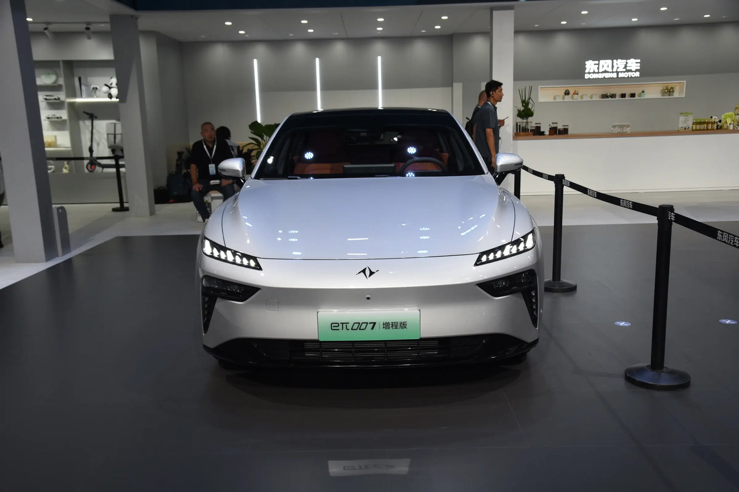 دونغفنغ eπ007-Hybrid REEV