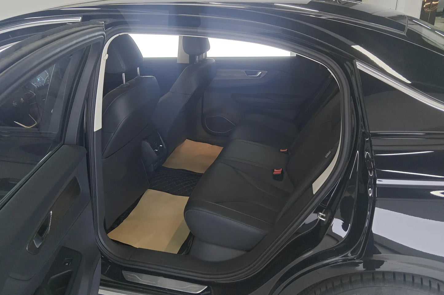 Certificated Pre-Owned Hongqi E-QM5 2022 Edition 431km Charging Enjoyment Version 5-Seater -u22560675