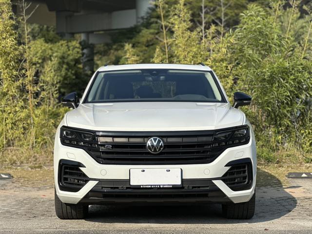 Certificated Pre-Owned Volkswagen Touareg 2021 3.0TSI R-Line Black Edition Sport Package - u22333167