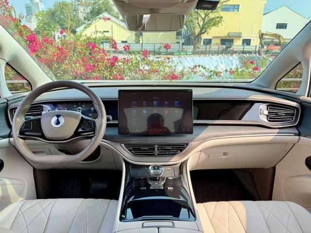 Certificated Pre-Owned Denza D9 DM 2022 970 4WD Honor Edition -u21918931