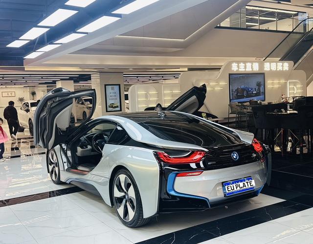Certificated Pre-Owned BMW i8 2014 Standard Model