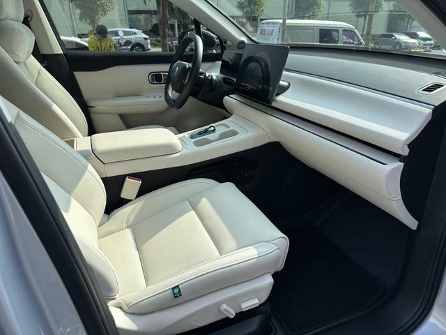 Pre-Owned Leapmotor C16 2024 Extended - Range 200 Premium Edition