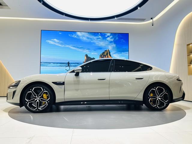 Pre-Owned Xiaomi SU7 2024 Rear-Wheel Drive Standard Long-Range Version