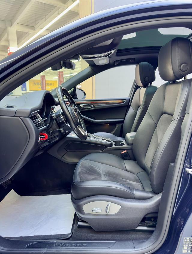 Certificated Pre-Owned 2018 Porsche Macan 2.0T - u22546974