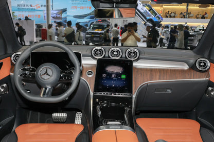سيارة مرسيدس بنز GLC الهجينة PHEV من بكين