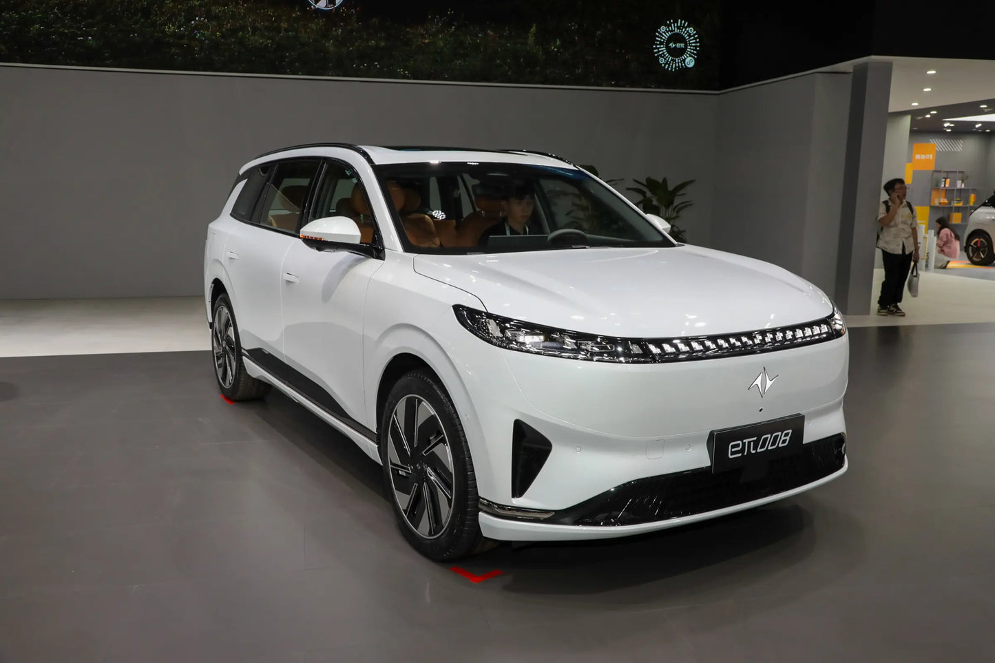 دونغفنغ eπ008-Hybrid REEV
