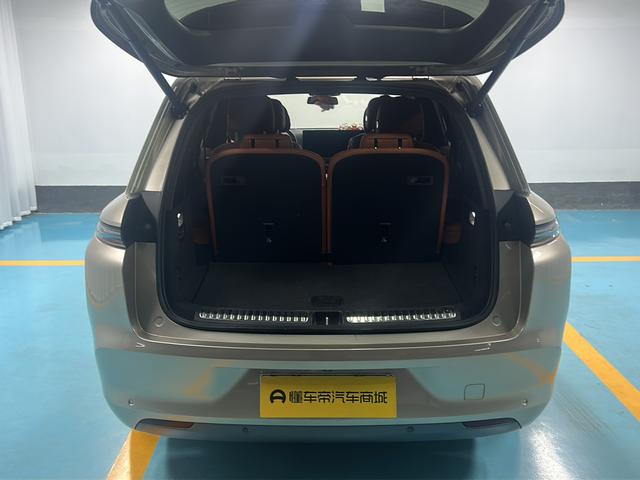 Certificated Pre-Owned Li Auto L8 2023 Pro Edition -u22774559