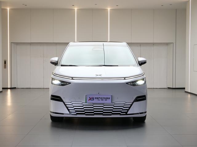 Certificated Pre-Owned XPENG X9 2025 All-Electric 650 Long-Range Maxu21717519