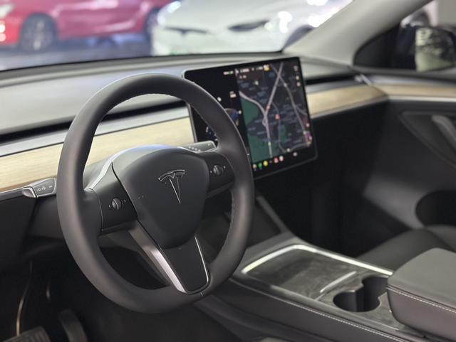 Pre-Owned Tesla Model Y 2021 Long Range All-Wheel Drive Version (3D3/3D7)