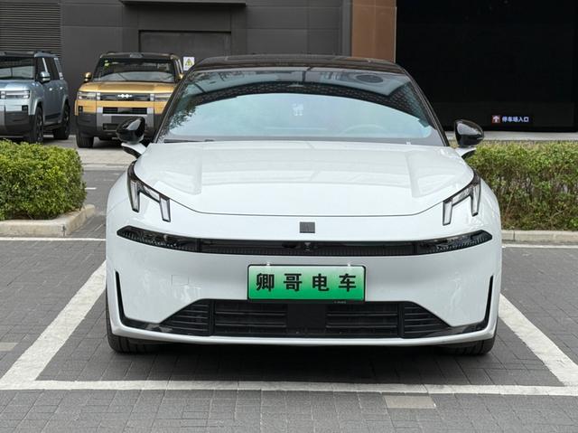 Certificated Pre-Owned Lynk & Co 07 EM-P 2024 126 Long Range Halo -u21687891