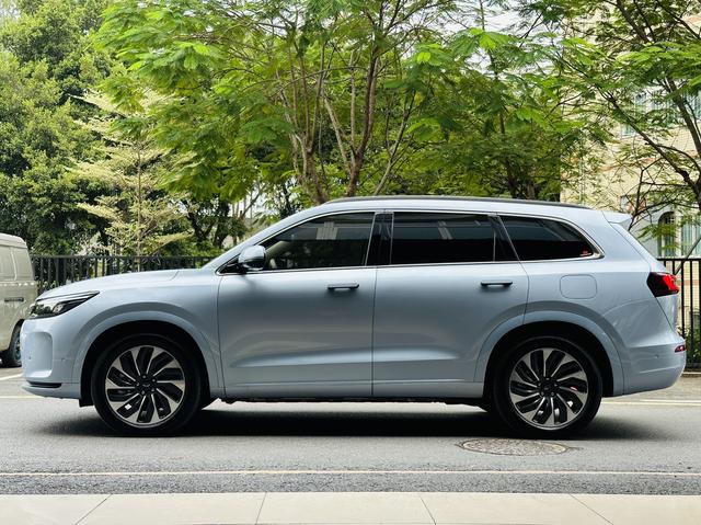 Pre - Owned 2024 AITO M7 Plus Five - seat Rear - wheel Drive Edition