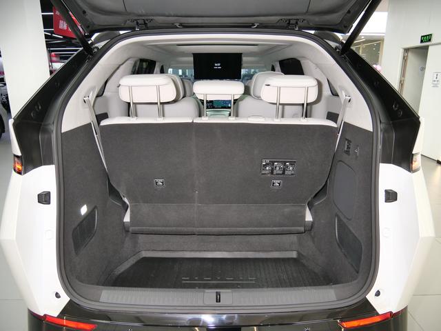 Certificated Pre-Owned XPENG X9 2025 All-Electric 650 Long-Range Maxu21717519